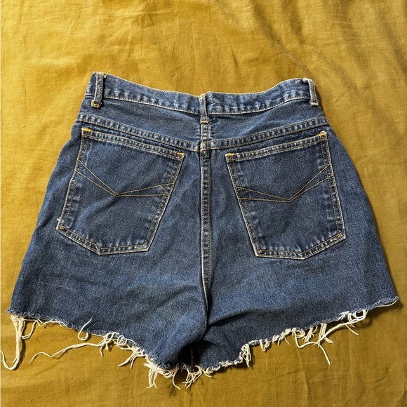 90s cutoff Jean shorts - Picture 2 of 4